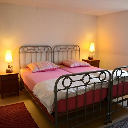 Albrecht Guest Apartment *
